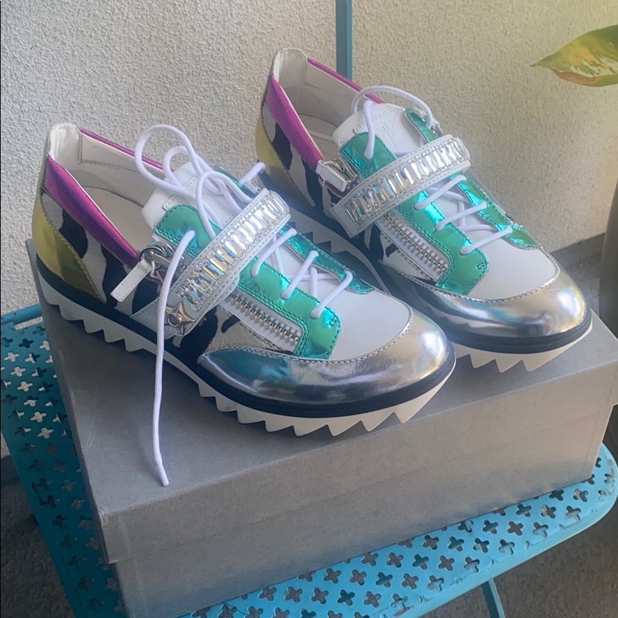High Fashion Men’s Sneaker